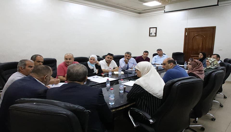 إجتماعاً مشتركاً لإتحاد الجمعيات التعاونية الزراعية في فلسطين وبلدية الخليل بحضور منظمة 